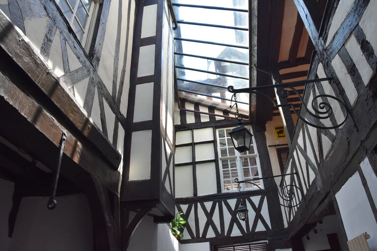 Au 82 rue Beauvoisine, l'atelier-boutique Camille Boann