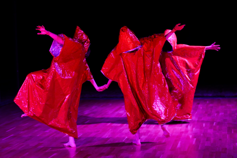 "Orukami", la création 2024 de la chorégraphe et danseuse Emmanuelle Vau-Dinh 