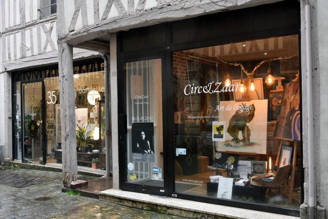 Extérieur de la galerie Circezaar