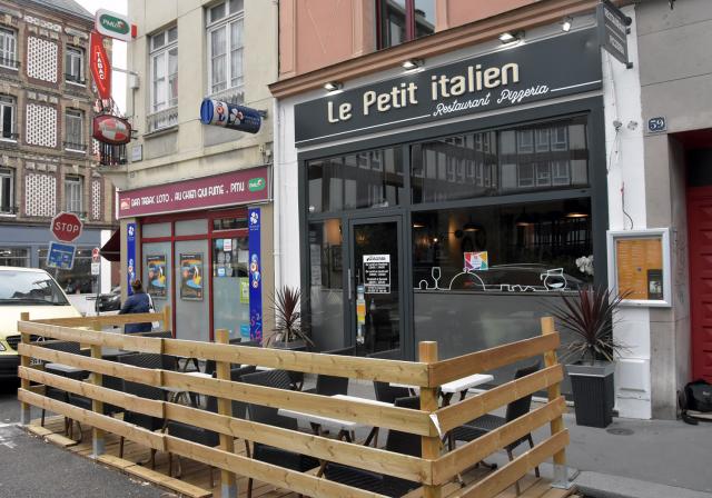 Extérieur du restaurant "Le petit italien"