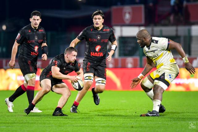 Après deux déplacements infructueux et une journée où il était exempt, le Rouen Normandie Rugby renoue avec le stade Diochon : sa dernière prestation, qui remonte au 31 janvier, s'était soldée par un succès contre Albi (20-14) sous la houlette du capitaine Mathieu Bonnot, ici ballon en mains