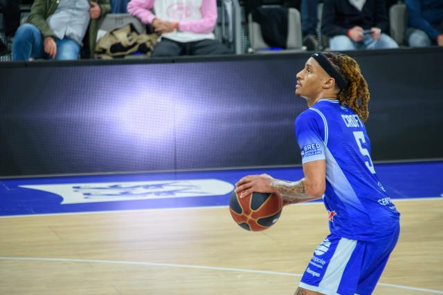 L'Américain Croft au shoot