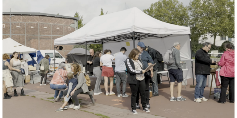 stands sur les quais