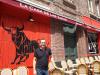 Jean-Philippe Hamelet davant son restaurant La casa de las tapas